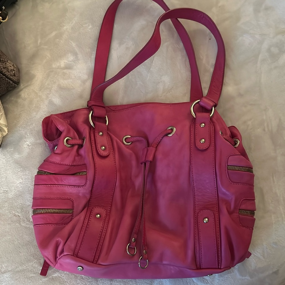 Nuovedive pink leather shoulder bag
